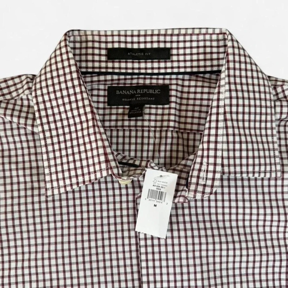 NWT Banana Republic White/Red Athletic Fit Wrinkle Resistant Button Up Size M